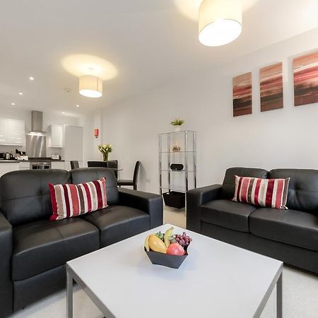 Roomspace Serviced Apartments - Nouvelle House 萨顿 外观 照片