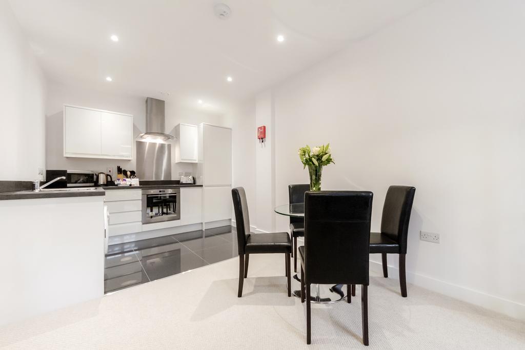 Roomspace Serviced Apartments - Nouvelle House 萨顿 外观 照片